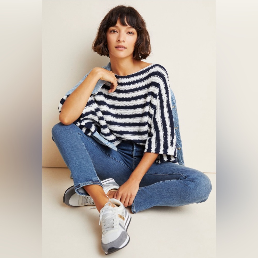 Anthropologie Lita Striped Pullover Sweater in white and Navy. Size XS/S